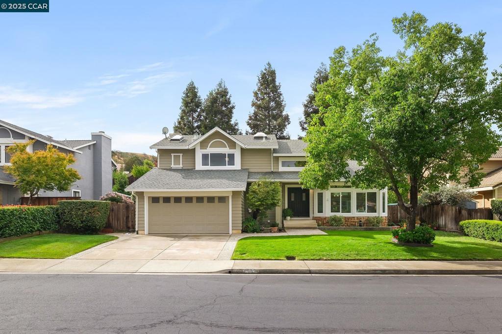 PINE HOLLOW EST. - Residential