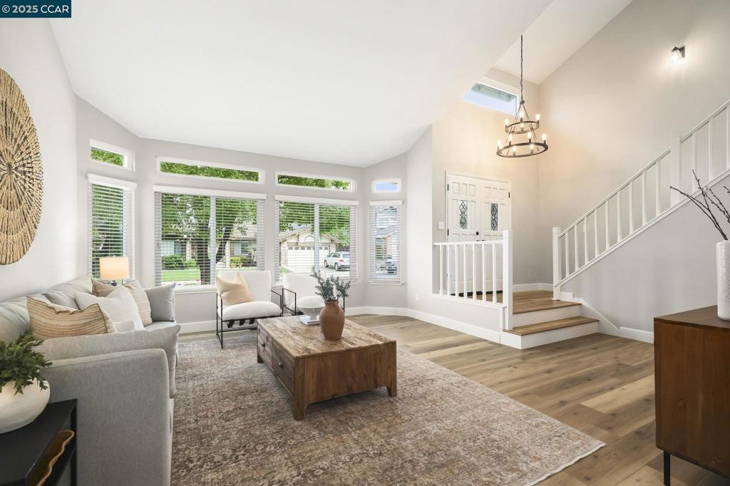 PINE HOLLOW EST. - Residential