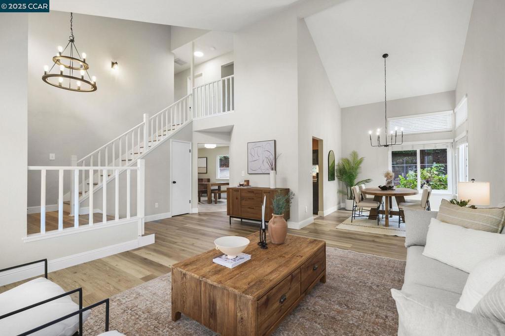 PINE HOLLOW EST. - Residential