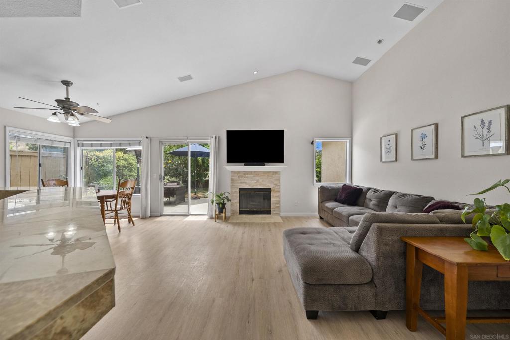 1544 Harbor Dr