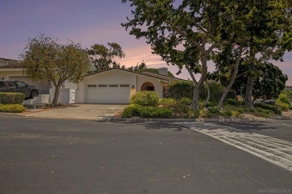 8223 Caminito Lacayo, La Jolla CA 92037