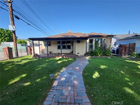Photo of 532 N Reese Pl, Burbank, CA 91506 (MLS # BB26020258)
