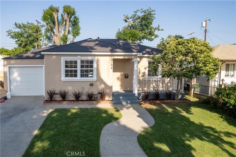 Photo of 8124 Wisner AVE, Panorama City, CA 91402 (MLS # SB26106954)