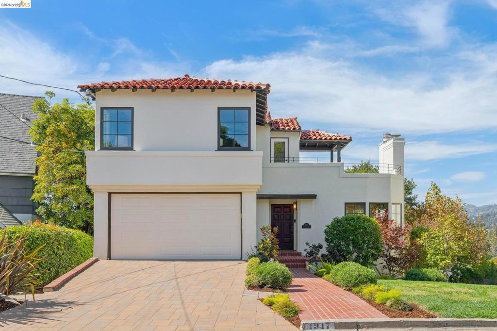 1917 Oak Crest Dr