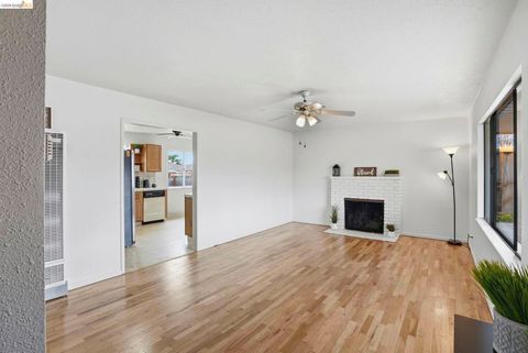 Tiny photo for 83 83 Beverly Dr Dr, Salinas, CA 93905 (MLS # 41126361)