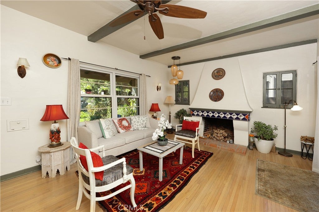 404 N Vinedo Avenue, Pasadena CA 91107