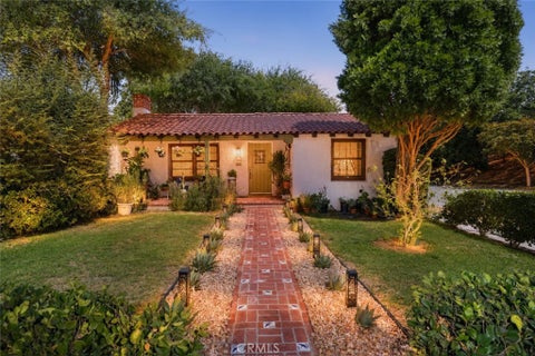 Photo of 404 N Vinedo Avenue, Pasadena, CA 91107 (MLS # DW26183468)