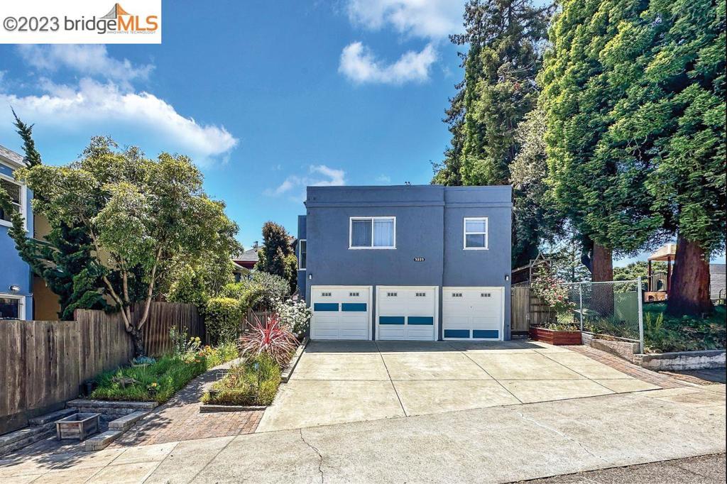 OAKLAND - Residential Income