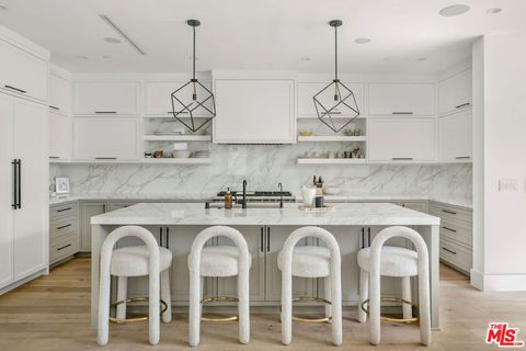 413 Marigold Avenue Corona Del Mar CA 92625