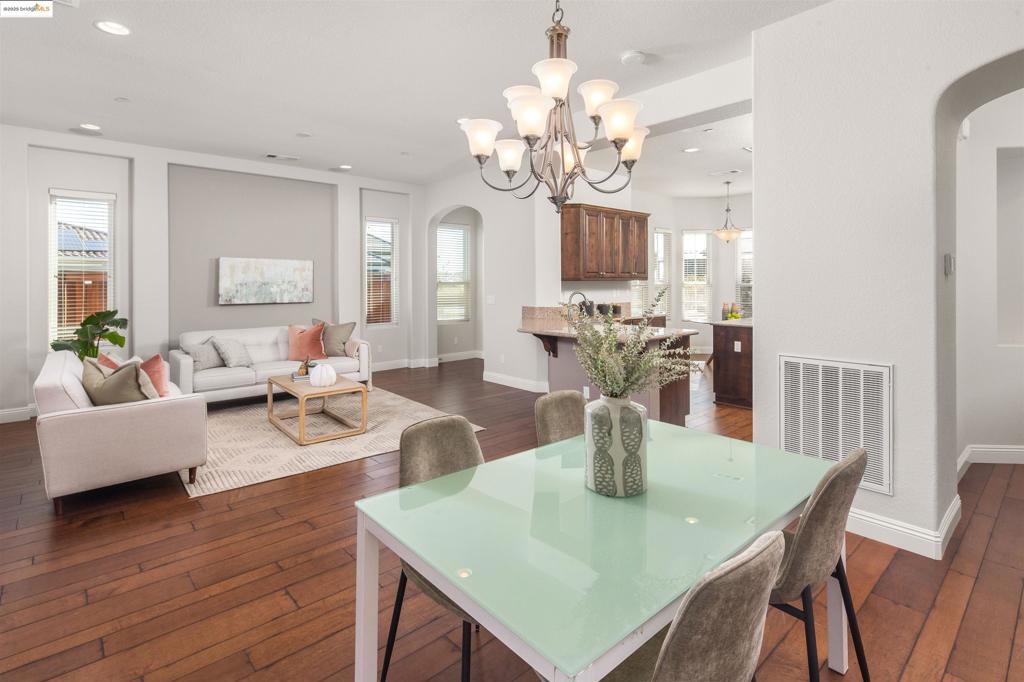 TRILOGY VINEYARDS - Residential