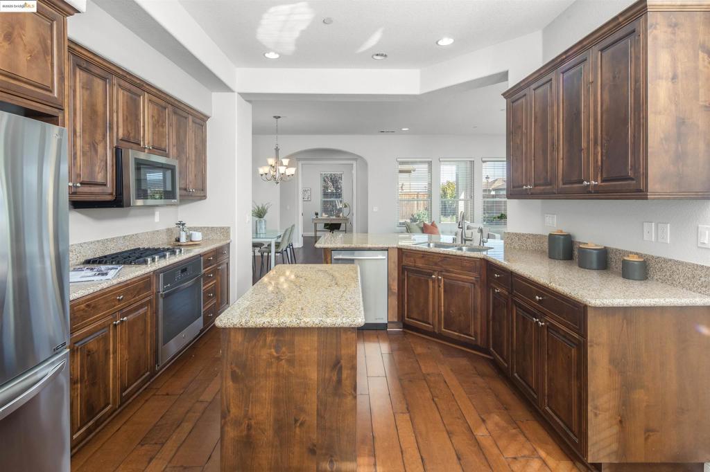 TRILOGY VINEYARDS - Residential