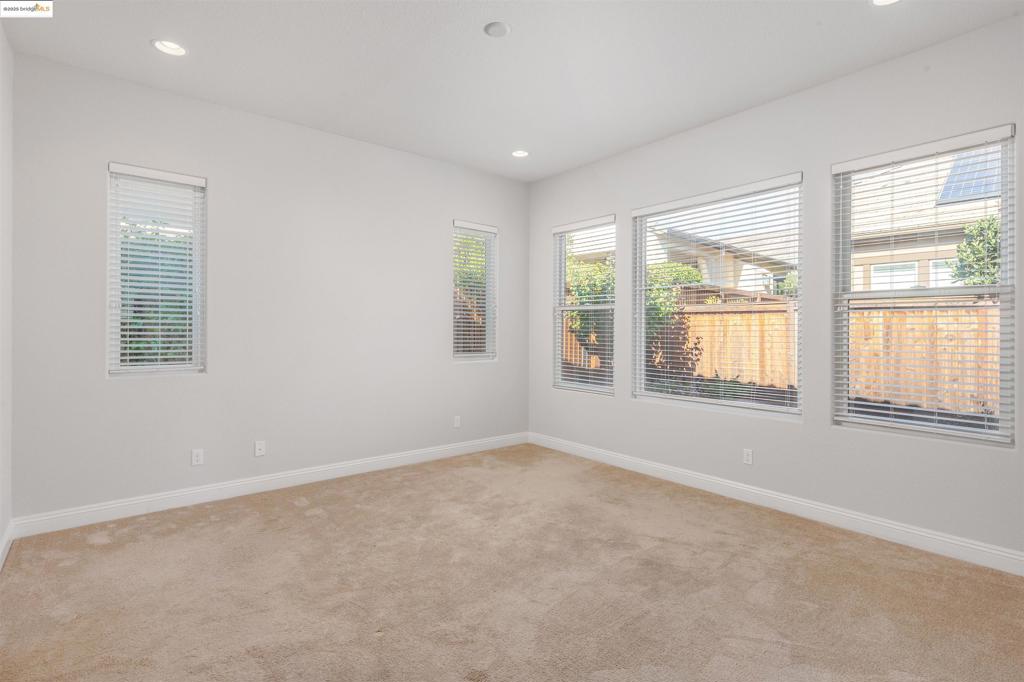 TRILOGY VINEYARDS - Residential