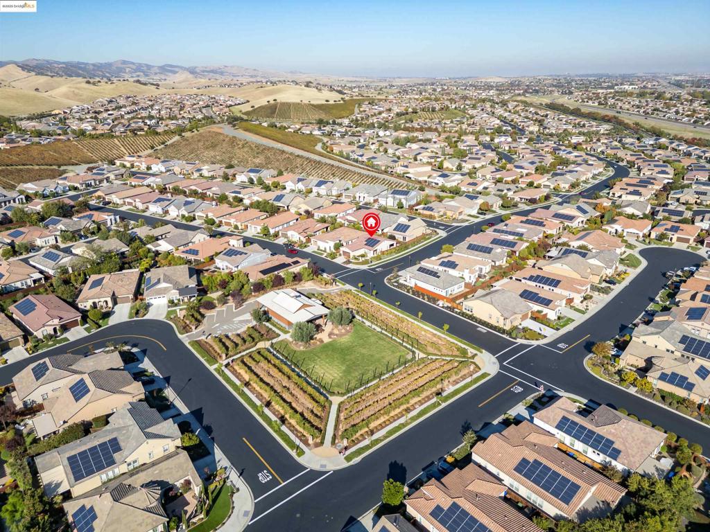 TRILOGY VINEYARDS - Residential