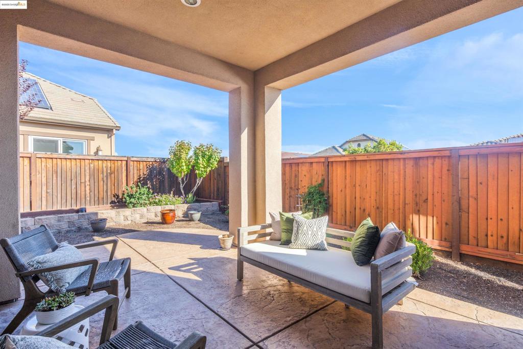 TRILOGY VINEYARDS - Residential