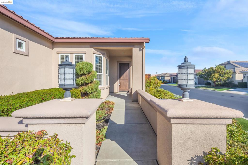 TRILOGY VINEYARDS - Residential