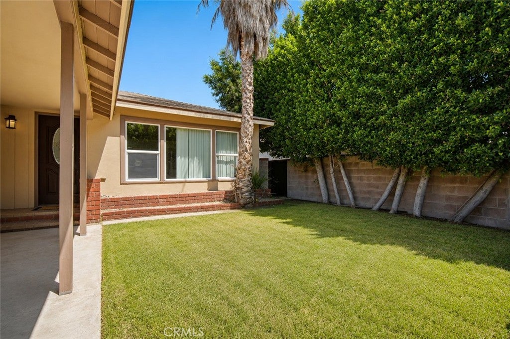 7112 Teesdale AVE, Los Angeles CA 91605