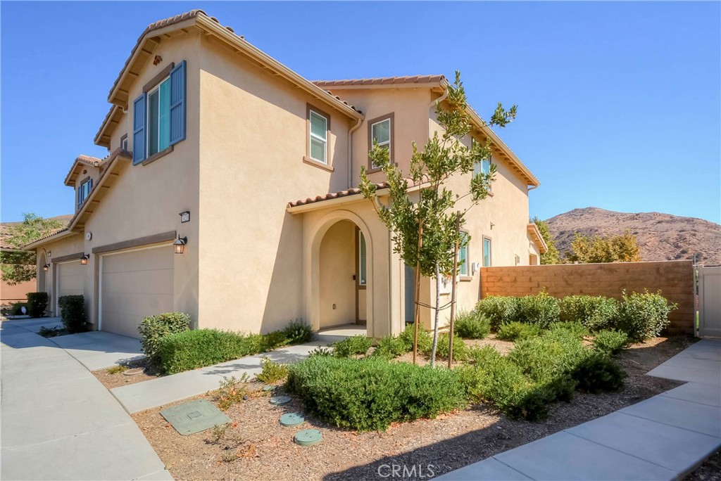 24218 Hillcrest