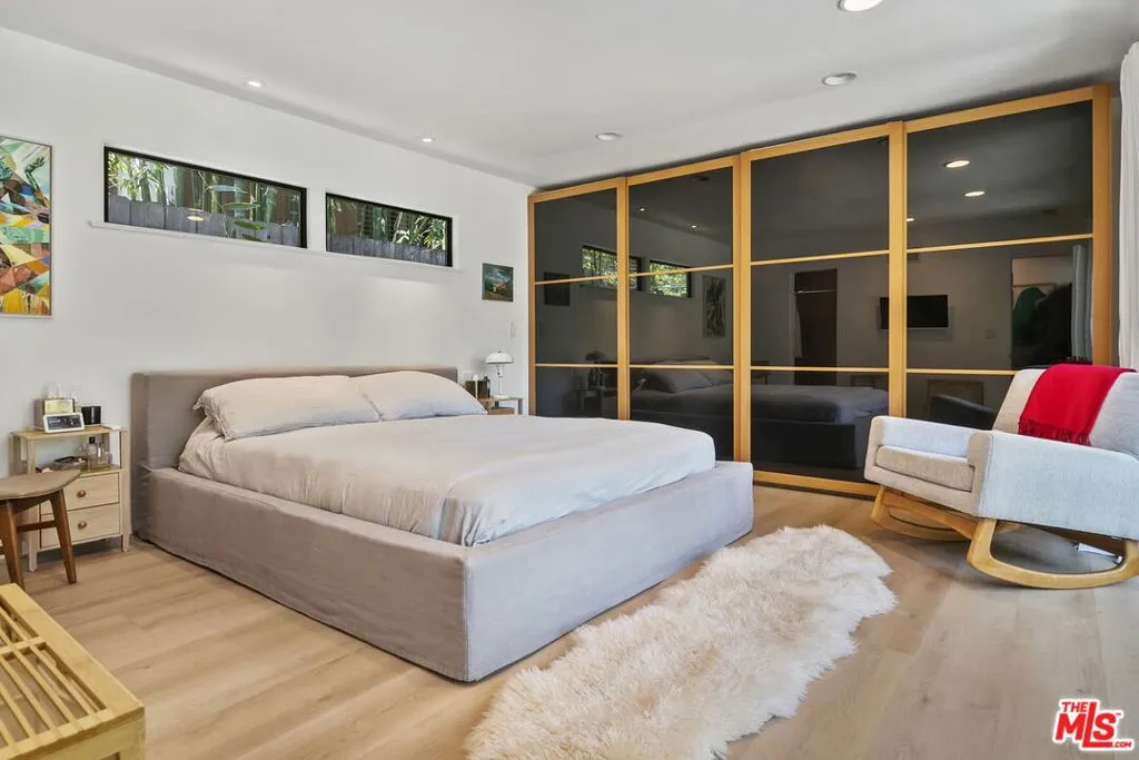 Pacific Palisades, California 90272, United States, 3 Bedrooms Bedrooms, ,2 BathroomsBathrooms,Residential,Active,123354