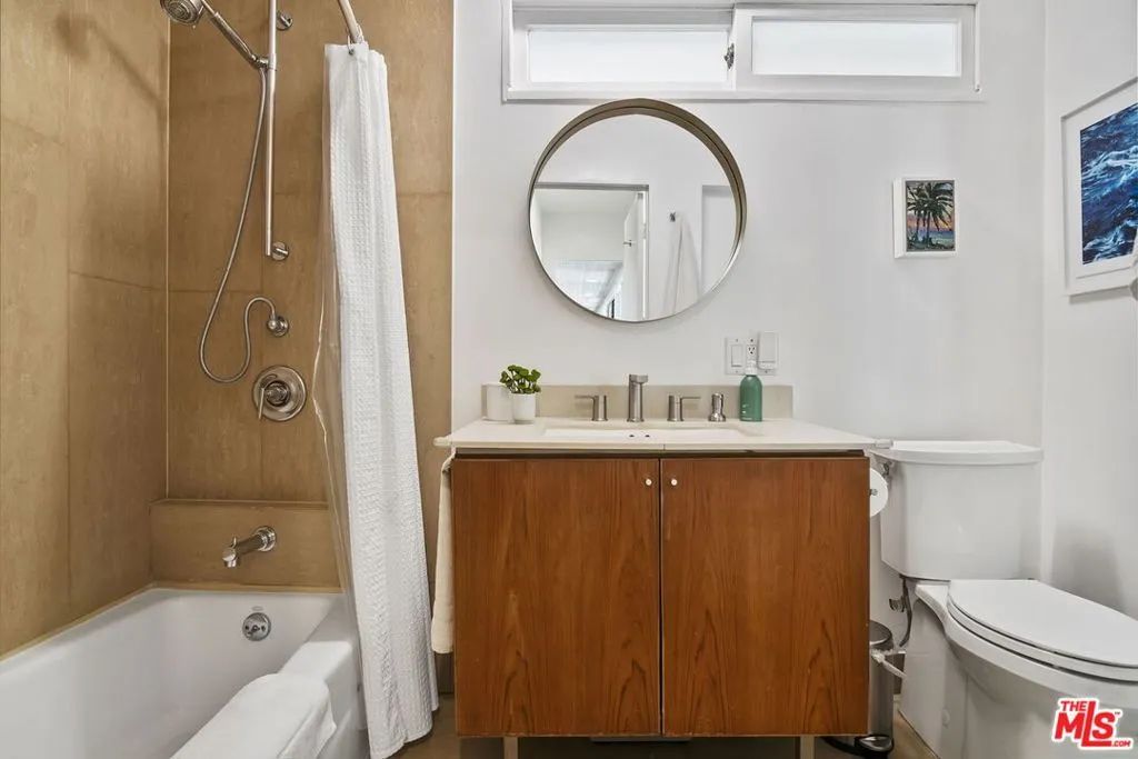 Pacific Palisades, California 90272, United States, 3 Bedrooms Bedrooms, ,2 BathroomsBathrooms,Residential,Active,123354