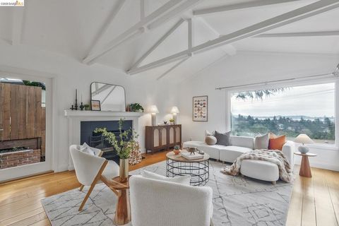 Photo of 24 Cabrillo Pl Pl, Oakland, CA 94611 (MLS # 41126857)