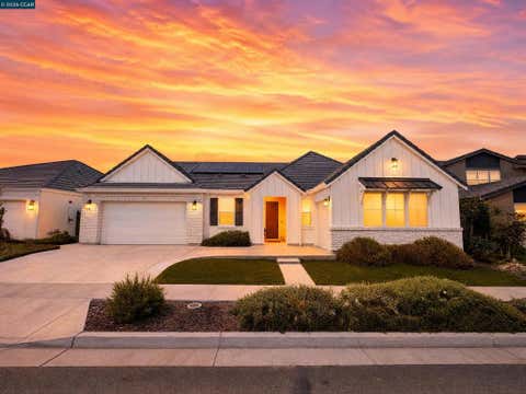 Photo of 2703 Brewer St ST, Tracy, CA 95377 (MLS # 41145108)