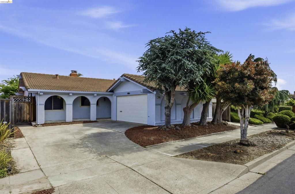 Photo of 3305 Fir Ave Ave, Alameda, CA 94502 (MLS # 41131988)