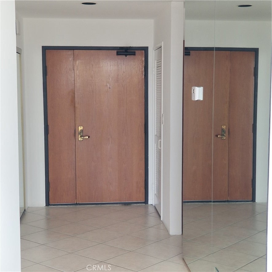 1310 E Ocean 405