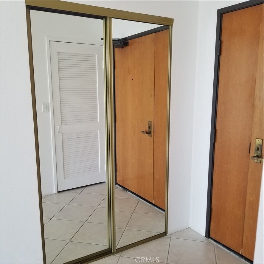 1310 E Ocean 405