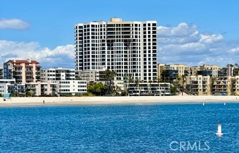 1310 E Ocean 405