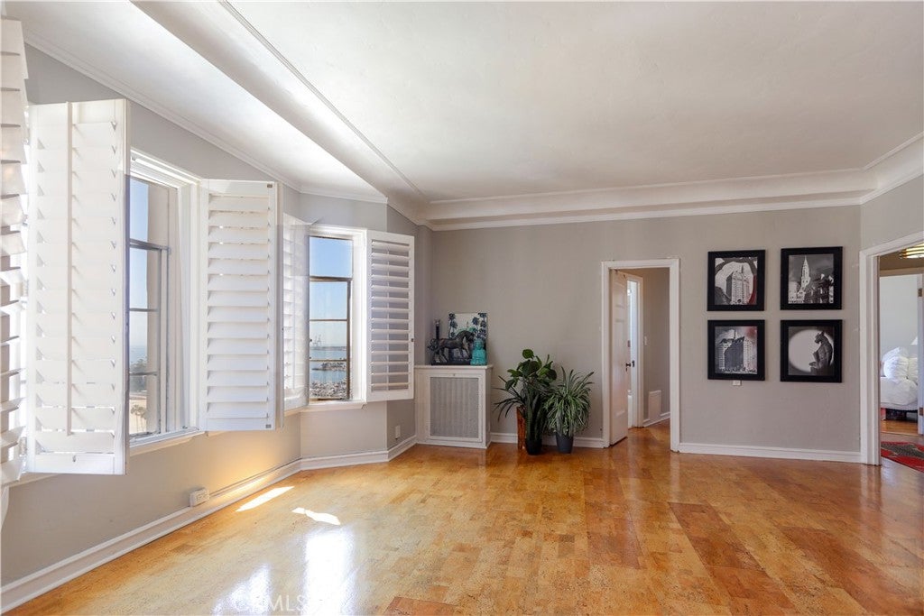800 E Ocean 1203