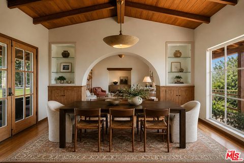 Photo of 2445 El Contento Drive, Los Angeles, CA 90068 (MLS # 26739471)