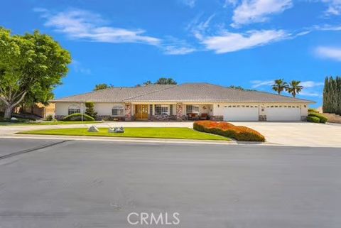Photo of 19875 Eyota Road, Apple Valley, CA 92308 (MLS # CV26085022)