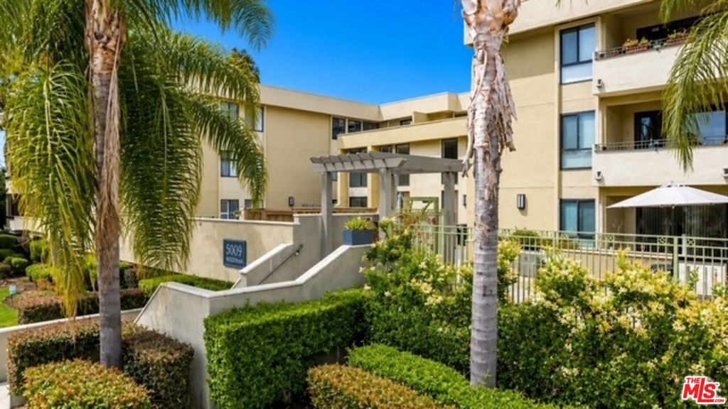 5009 Woodman Avenue 202, Los Angeles CA 91423