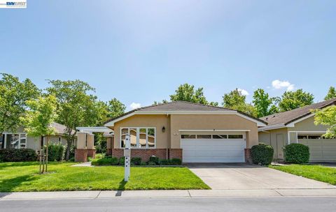 Photo of 7844 Cypress Creek Ct Ct, Pleasanton, CA 94588 (MLS # 41132746)