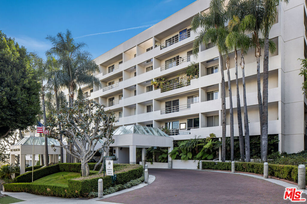 1131 Alta Loma Road 412