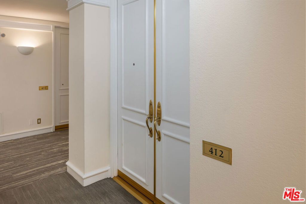 1131 Alta Loma Road 412