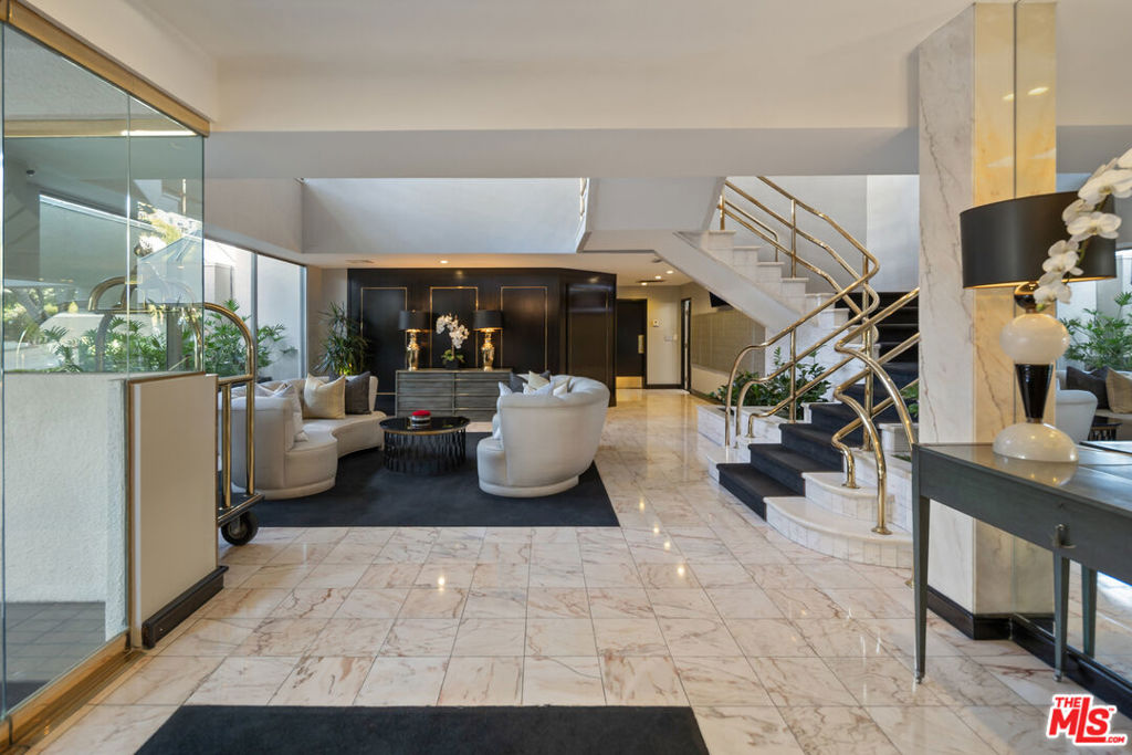 1131 Alta Loma Road 412