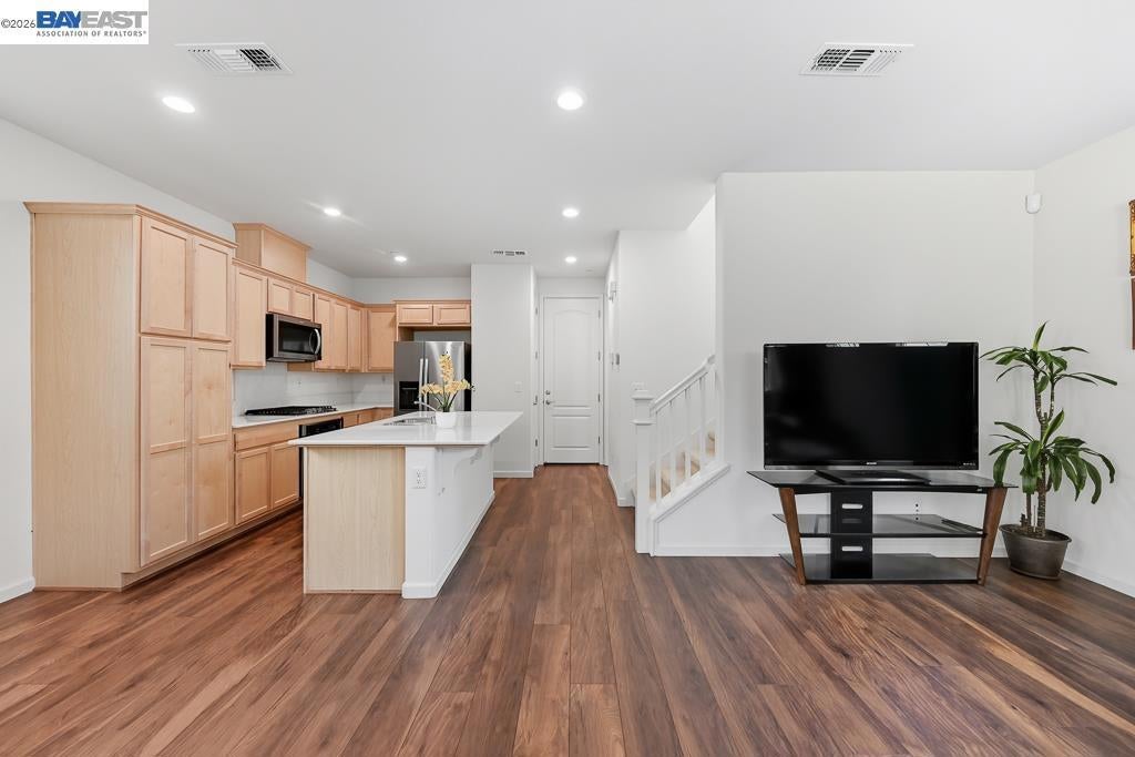 1505 Sylvia St