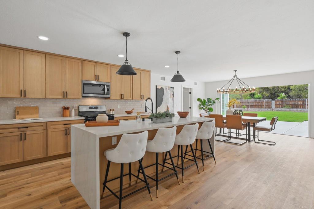 1416 EASTVIEW Court