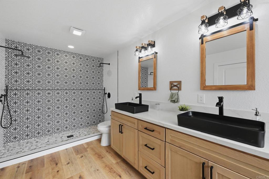 1416 EASTVIEW Court