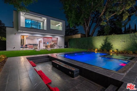 Photo of 11246 Kling Street, North Hollywood, CA 91602 (MLS # 26876009)