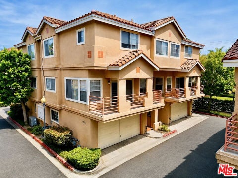 Photo of 14063 Lemoli Avenue, Hawthorne, CA 90250 (MLS # 26872347)