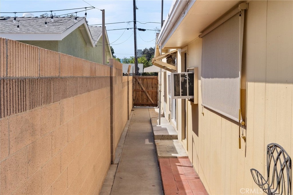 1917 W Flora St, Santa Ana CA 92704 - Photo 29