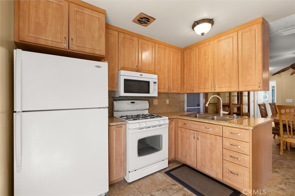 1917 W Flora St, Santa Ana CA 92704 - Photo 12