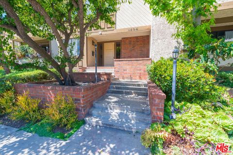 Photo of 1505 Purdue Avenue #202, Los Angeles, CA 90025 (MLS # 25603295)