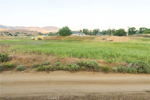 Photo of 219 Lot Lupine, Tehachapi, CA 93561 (MLS # HD24117330)