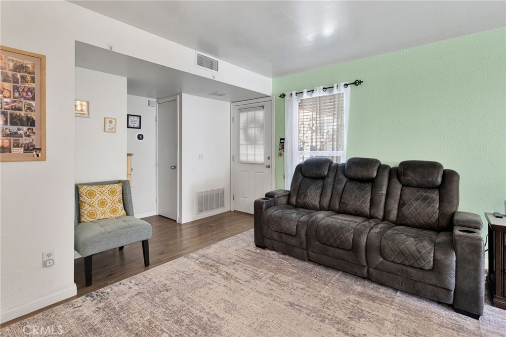 2660 Twain Dr 15