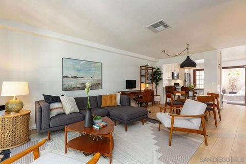 8666 Villa La Jolla Dr #3 La Jolla CA 92037