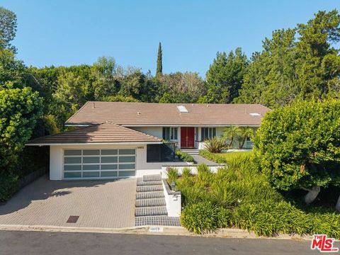 Photo of 10853 Via Verona Street, Los Angeles, CA 90077 (MLS # 26646229)