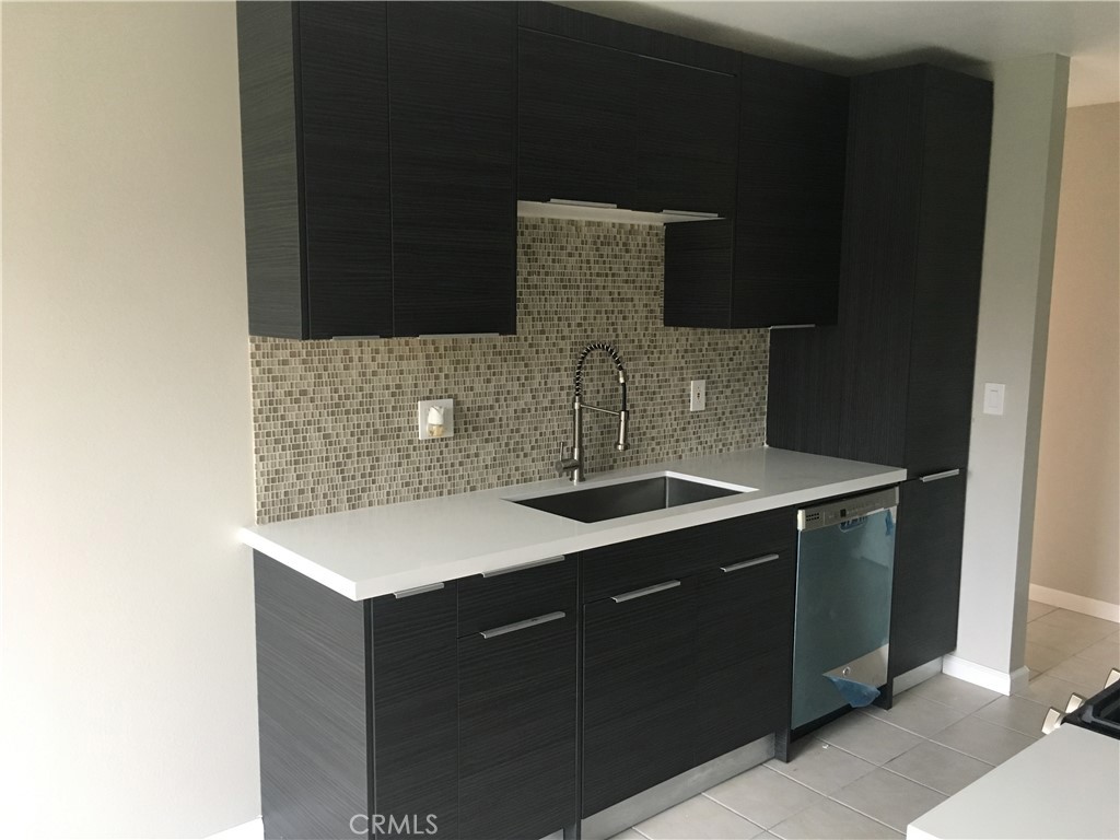 700 W La Veta Avenue G8